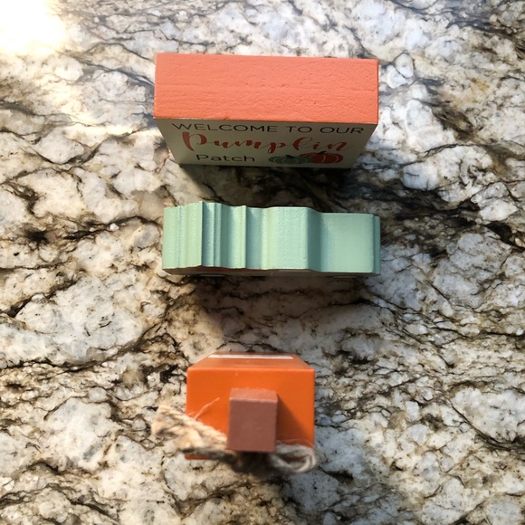 NWT WOODEN FALL DECOR SET - Picture 3 of 4